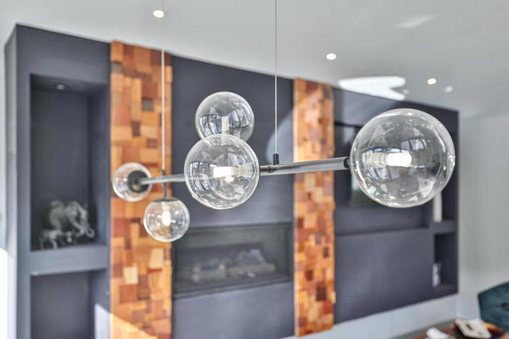 New Modern 1400 Sq Ft Coach House Near Everything Toronto Exteriör bild