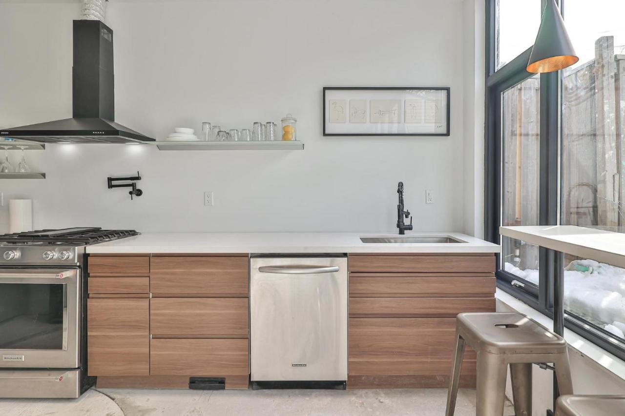 New Modern 1400 Sq Ft Coach House Near Everything Toronto Exteriör bild