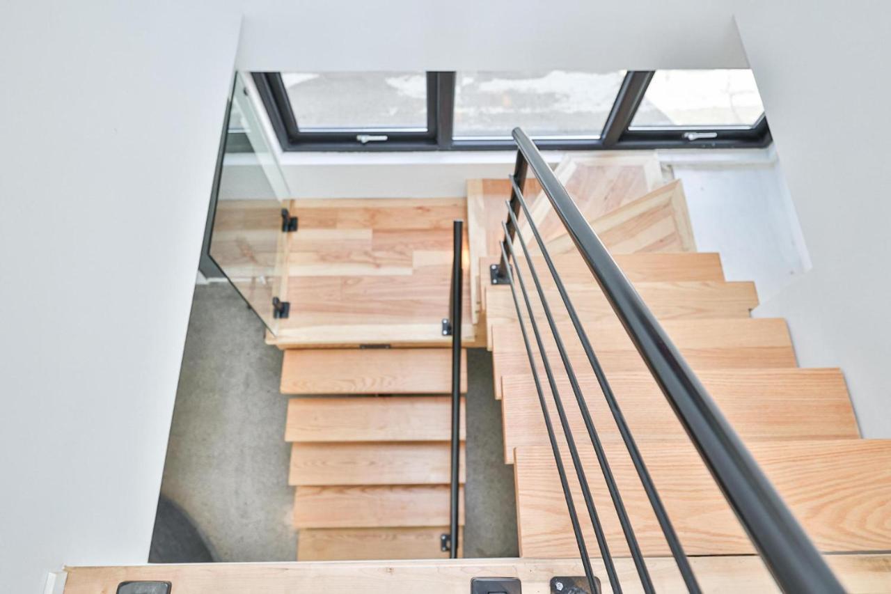 New Modern 1400 Sq Ft Coach House Near Everything Toronto Exteriör bild