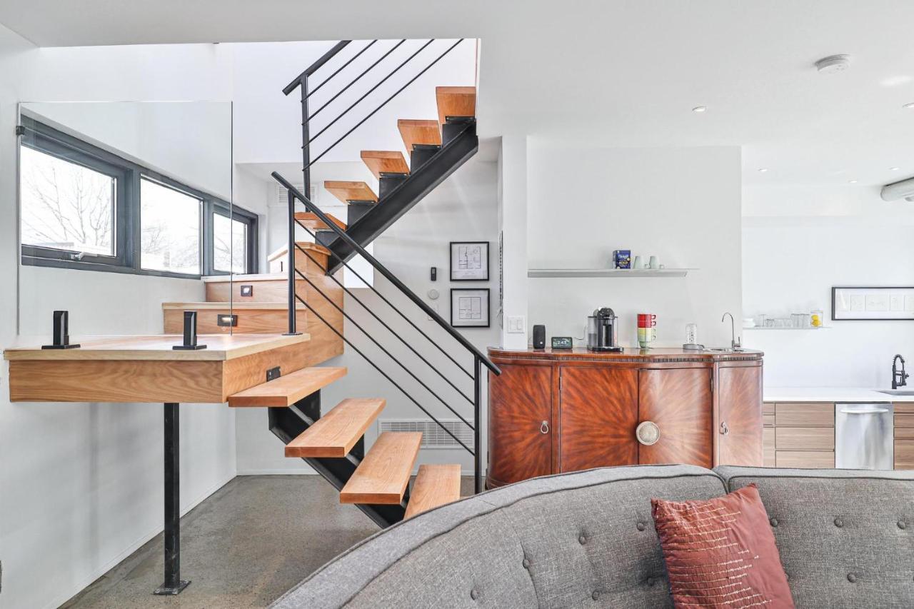 New Modern 1400 Sq Ft Coach House Near Everything Toronto Exteriör bild