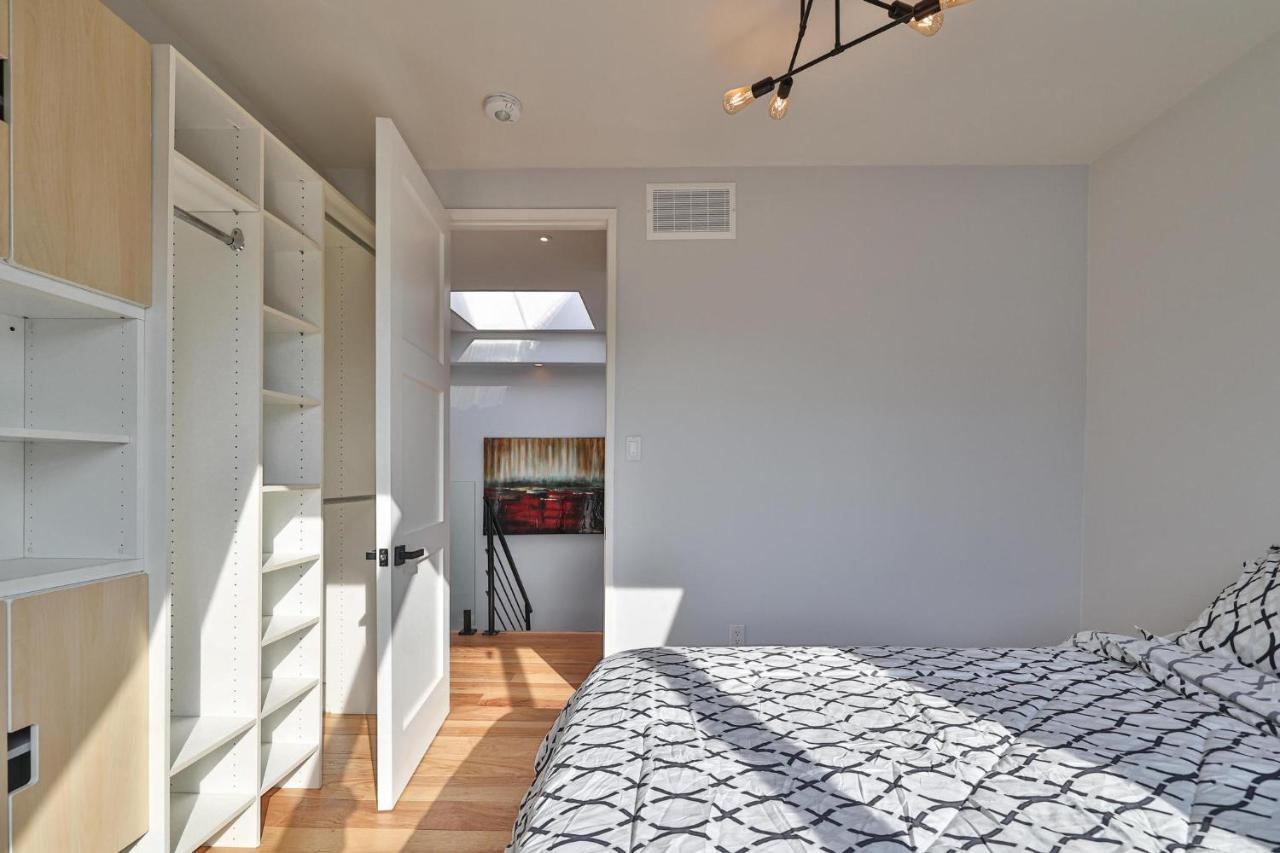 New Modern 1400 Sq Ft Coach House Near Everything Toronto Exteriör bild