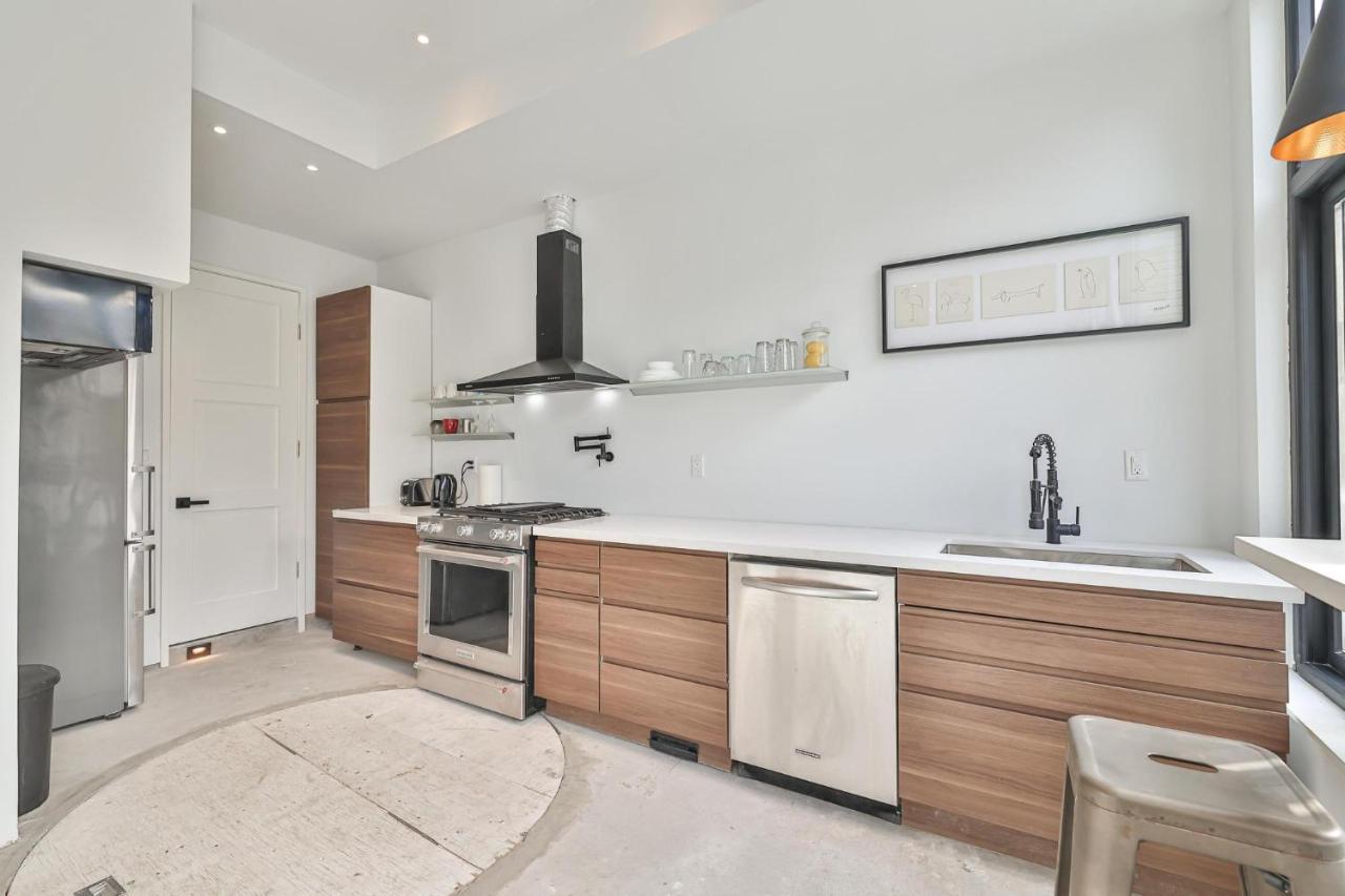 New Modern 1400 Sq Ft Coach House Near Everything Toronto Exteriör bild