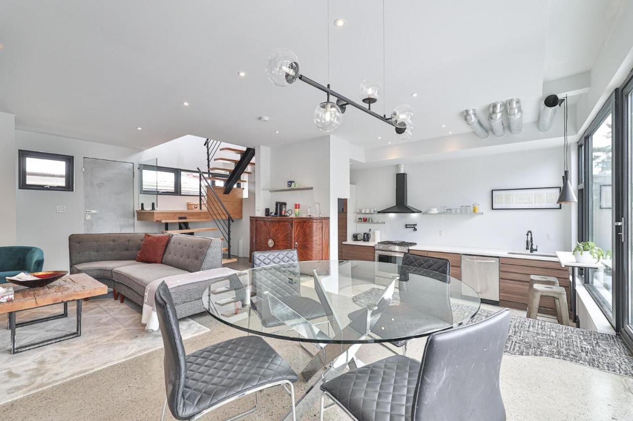 New Modern 1400 Sq Ft Coach House Near Everything Toronto Exteriör bild