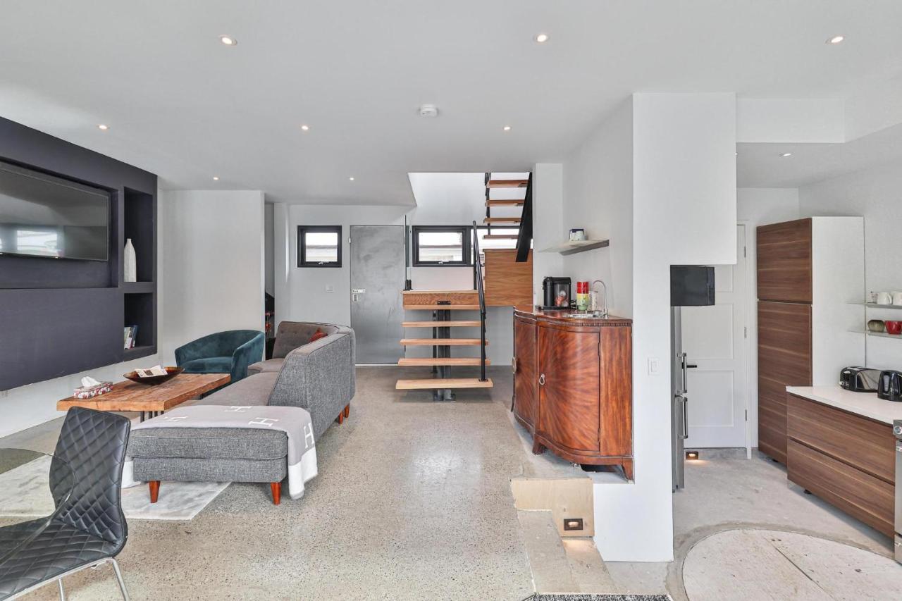 New Modern 1400 Sq Ft Coach House Near Everything Toronto Exteriör bild
