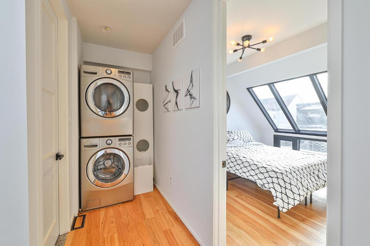 New Modern 1400 Sq Ft Coach House Near Everything Toronto Exteriör bild